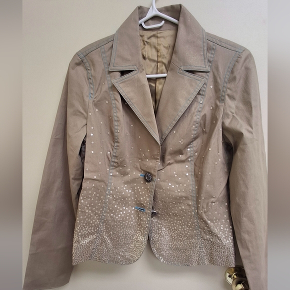 Blazer - Picture 1 of 10